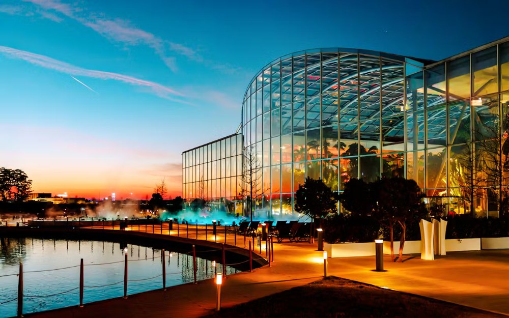 therme bucharest night experience